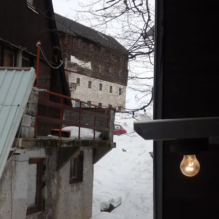 Vikendica Maksuzija *