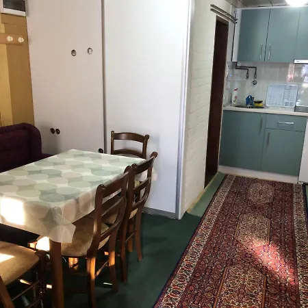 Vikendica Maksuzija Feriehus Jahorina